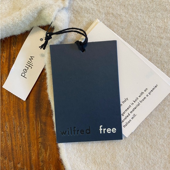 NWT Wilfred Free Cropped Cardigan “Shrunken Collection” Reverse Seam Size XXS - Picture 6 of 13